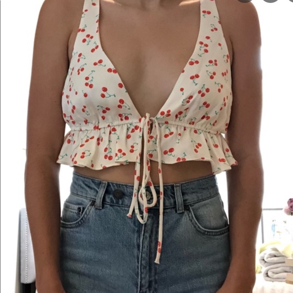 Cherry print Zara tie front top - Picture 1 of 3